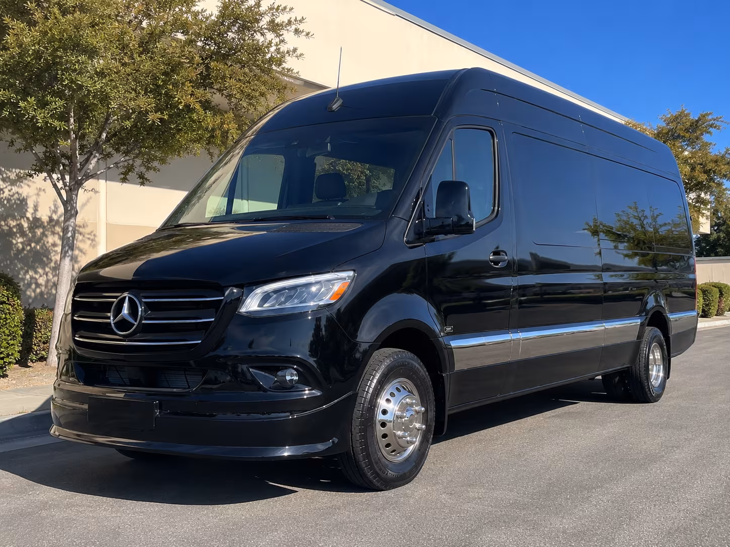 book a bus for your next prom 5