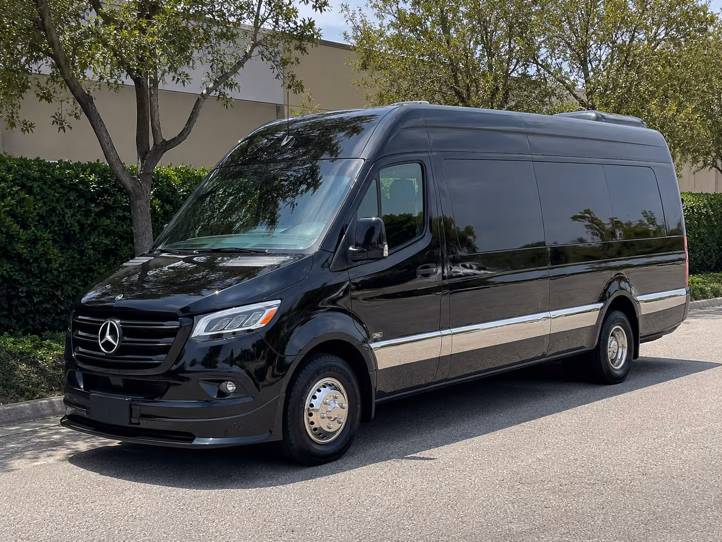 sprinter van wine tours for small groups around middle georgia