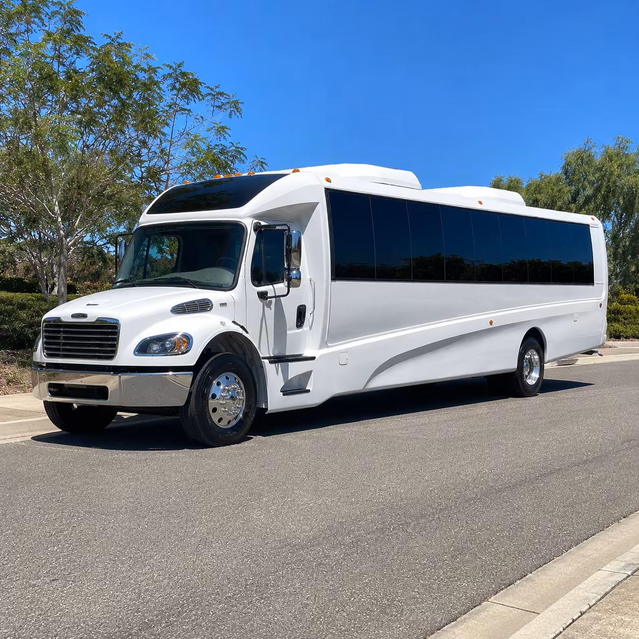 warner robins 25 passenger minibus