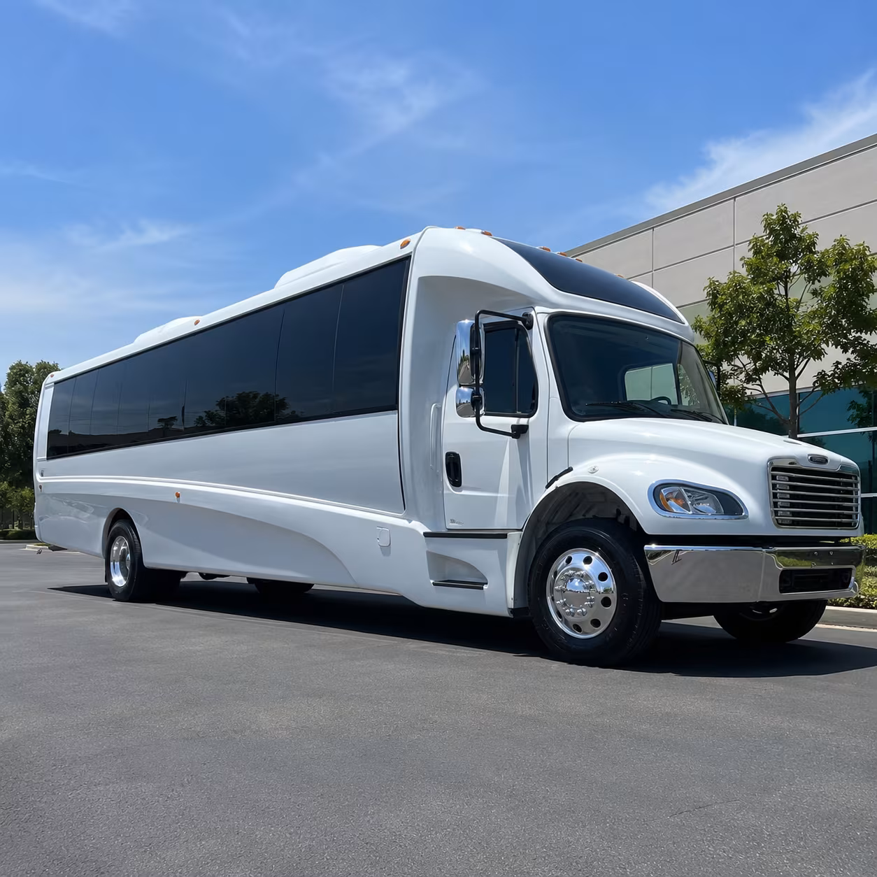 warner robins 28 passenger minibus